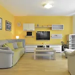 Cozy Beach Apartment Split *