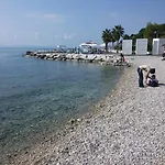 Apartment Cozy Beach Apartment Split