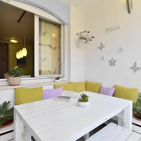 Apartment Cozy Beach Apartment Split